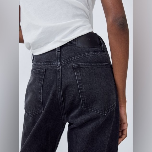 NWT Zara High Waisted Ankle Length Black Straight Jeans - Picture 2 of 8